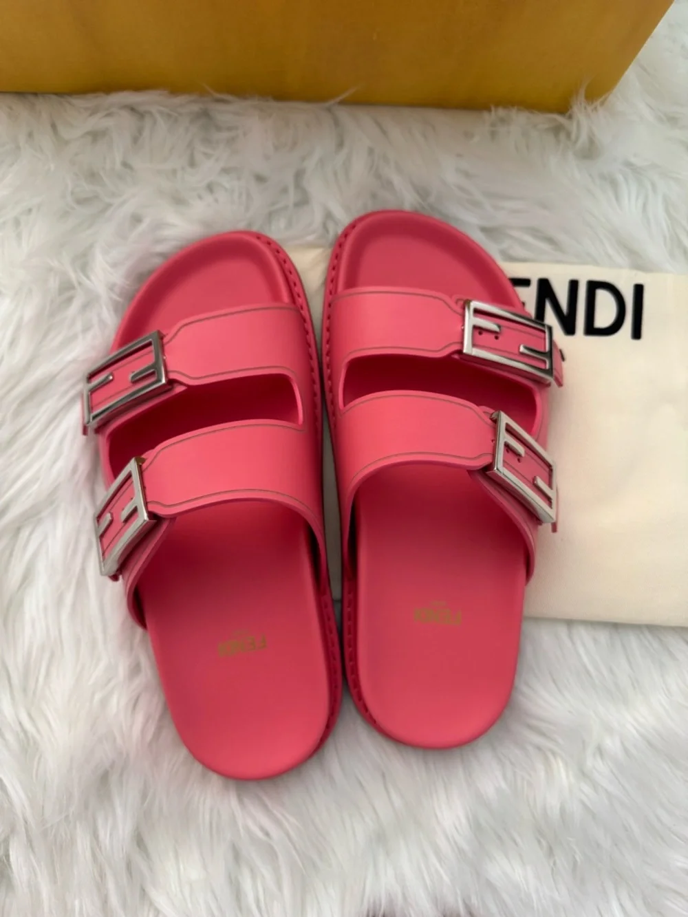 Fendi Feel logo-buckle sandals - Picture 7 of 11